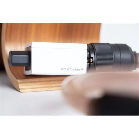 ifi DC Blocker+ zavarszűrő fehér