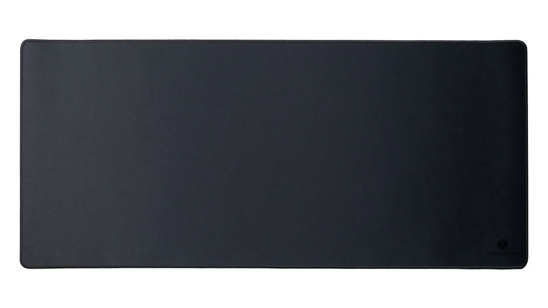 Fekete szőnyeg az asztalodra - a Keychron Desk Mat