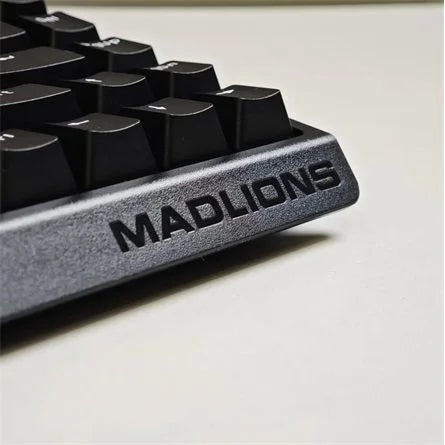 FGG MAD 68 HE RGB USB angol gaming Magnetic Amber Axis Pro mechanikus billentyűzet fekete