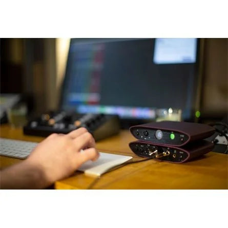 ifi ZEN One Studio 2.0 32-bit USB 3.0 B; Bluetooth 5.1™, SPDIF DAC