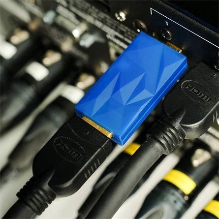ifi HDMI iSilencer HDMI 2.1 -> HDMI 2.1 M/F aktív zavarszűrő kék (Bontott!)